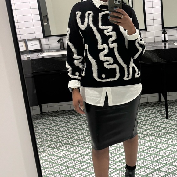 Dinosaur Sweater -Black and White - Picture 7 of 7